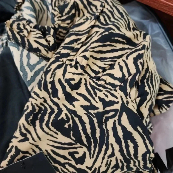 Nwt! Fashion Nova Animal Behavior Sleeveless Jumpsuit.  Size Large - Picture 5 of 6